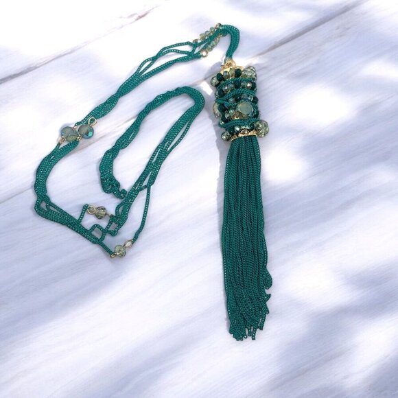 Green Chainlink Necklace With Boho Jewel Tassel Pendant Extra Long Gold Accents - Picture 7 of 8